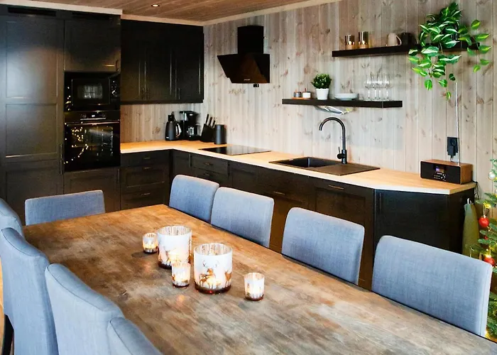 Дом отдыха 4 Bedroom Stunning In *